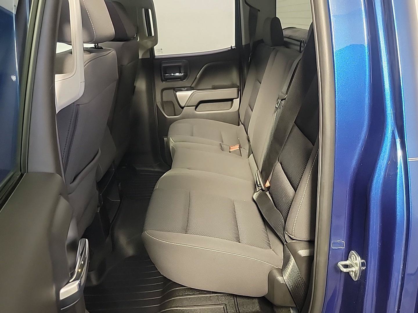 Used 2018 Chevrolet Silverado 1500 LT w/ Texas Edition AWD/4WD image 17