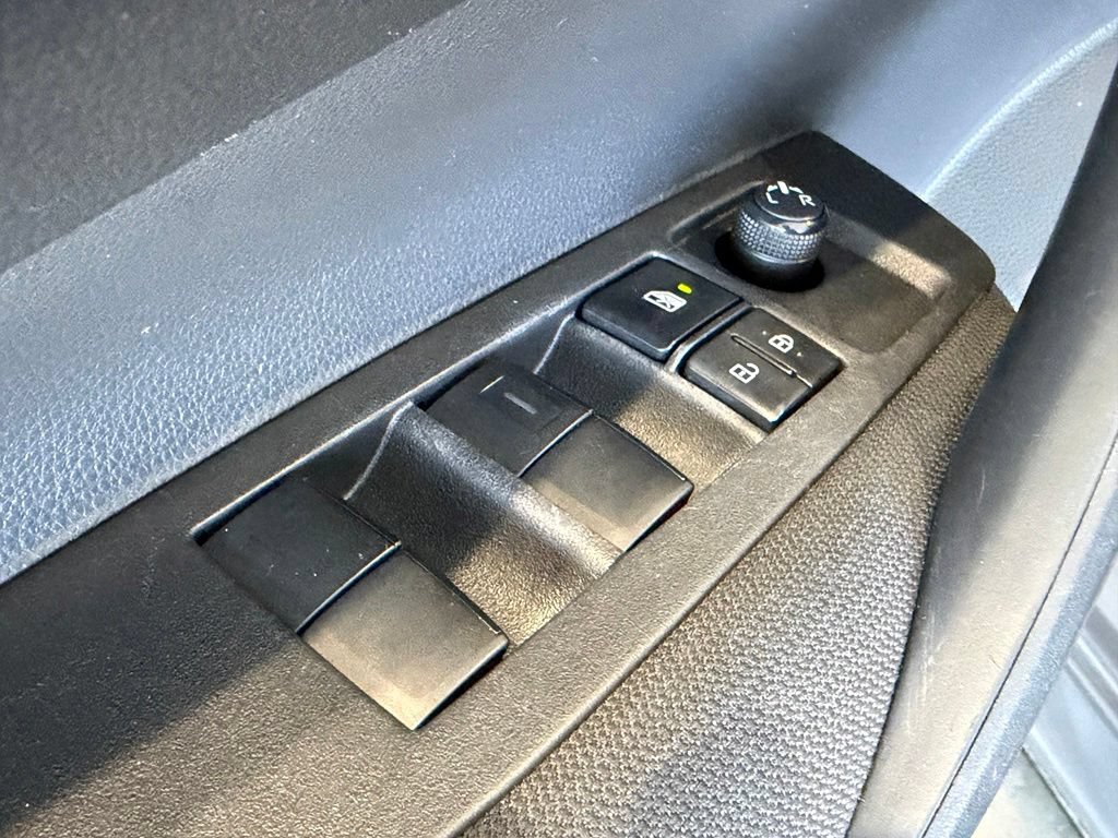 Used 2023 Toyota Corolla LE w/ Carpet Mat Package (TMS) FWD image 19