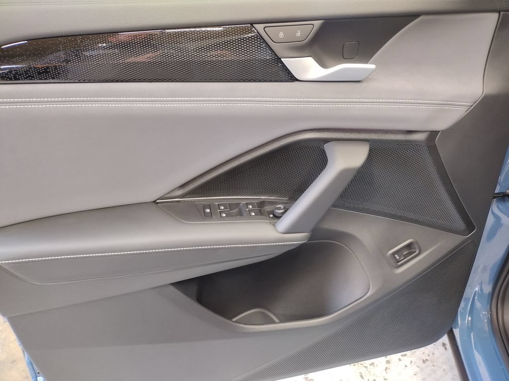 New 2026 Volkswagen Tiguan SE AWD/4WD image 19