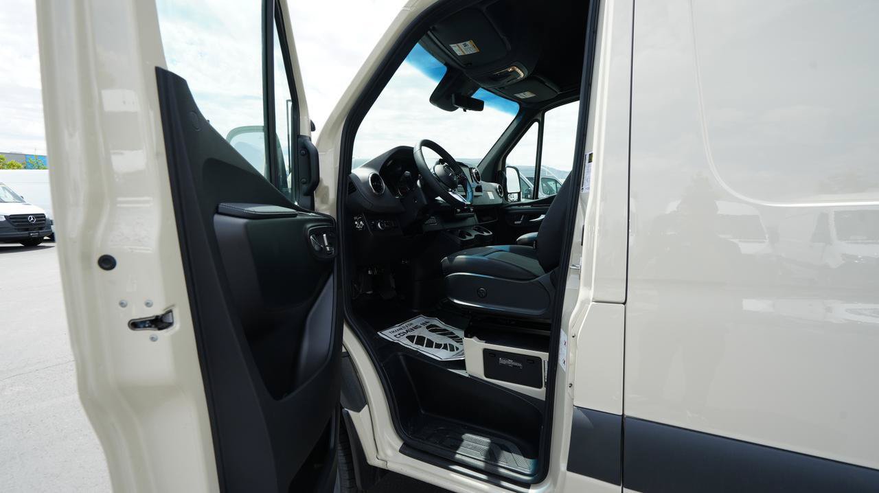 New 2026 Mercedes-Benz Sprinter 2500 image 9