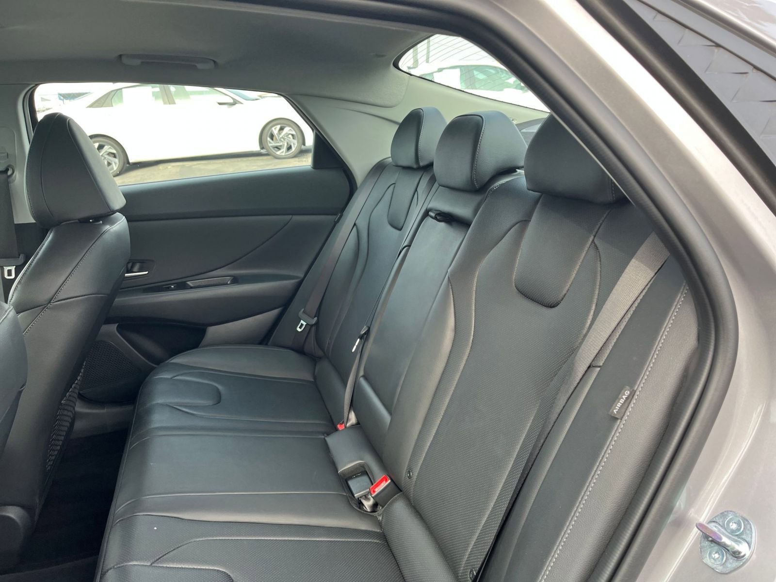 Used 2025 Hyundai Elantra Limited image 25