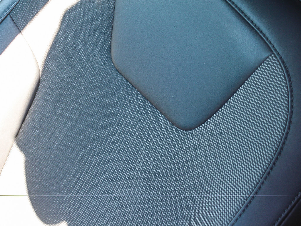 Used 2023 Kia Niro EX FWD image 25