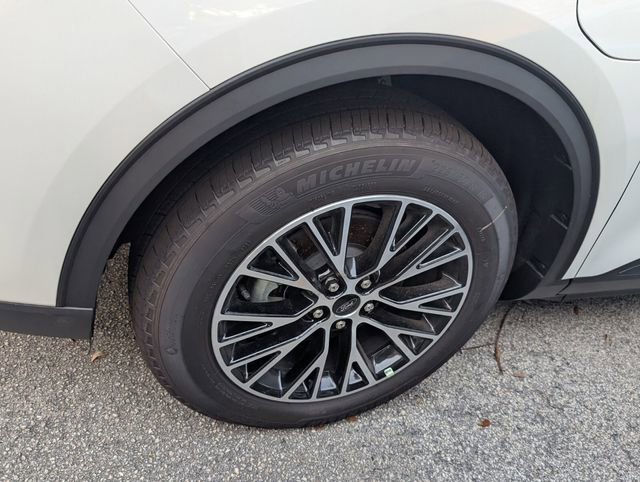 New 2025 Ford Escape SE w/ PHEV Premium Package image 5