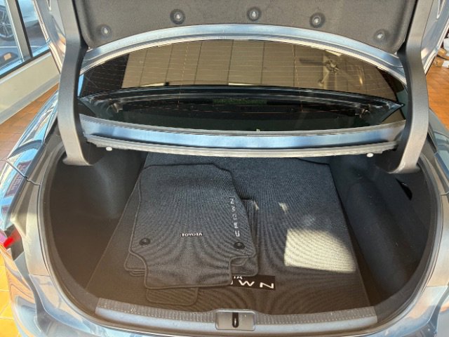 Used 2025 Toyota Crown XLE image 11