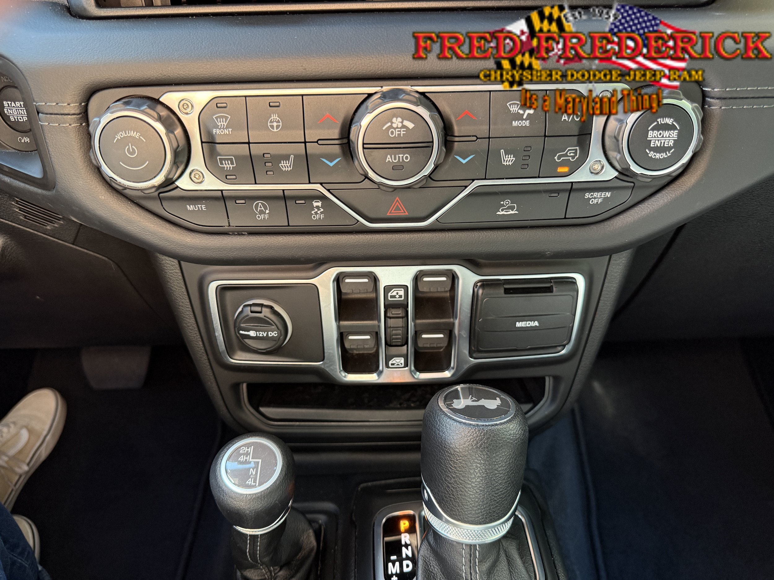 Used 2026 Jeep Wrangler Unlimited Sahara AWD/4WD image 20