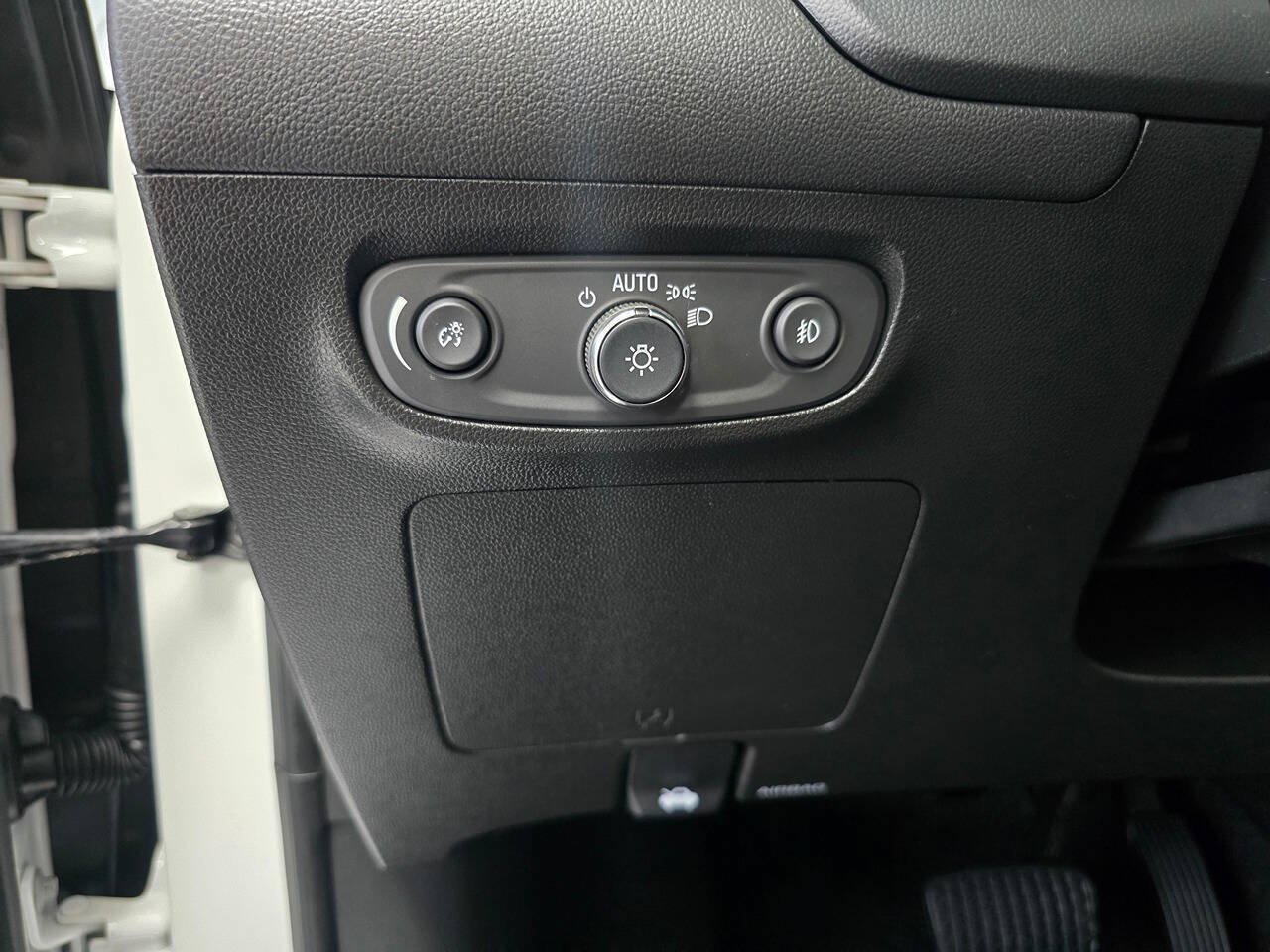 Used 2023 Buick Encore GX Preferred w/ Cold Weather Comfort Package AWD/4WD image 30
