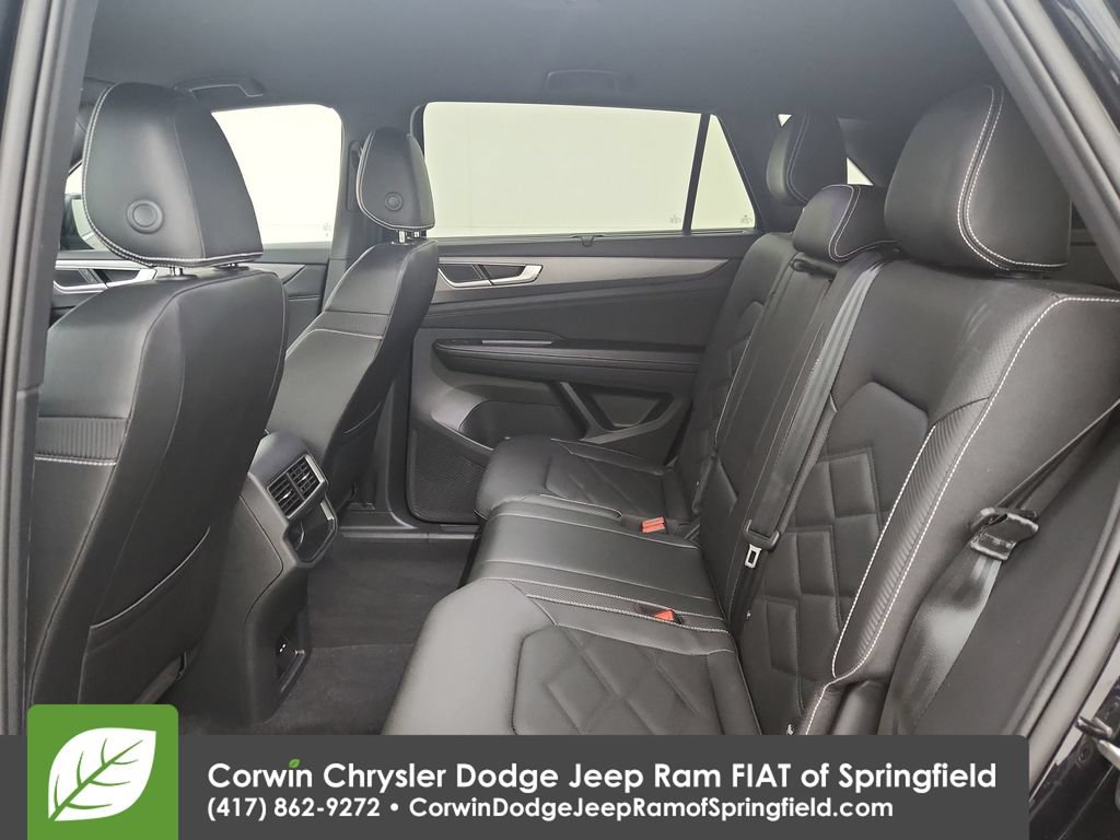 Used 2026 Volkswagen Atlas Cross Sport SE AWD/4WD image 28