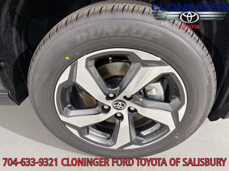 New 2025 Toyota RAV4 SE image 16