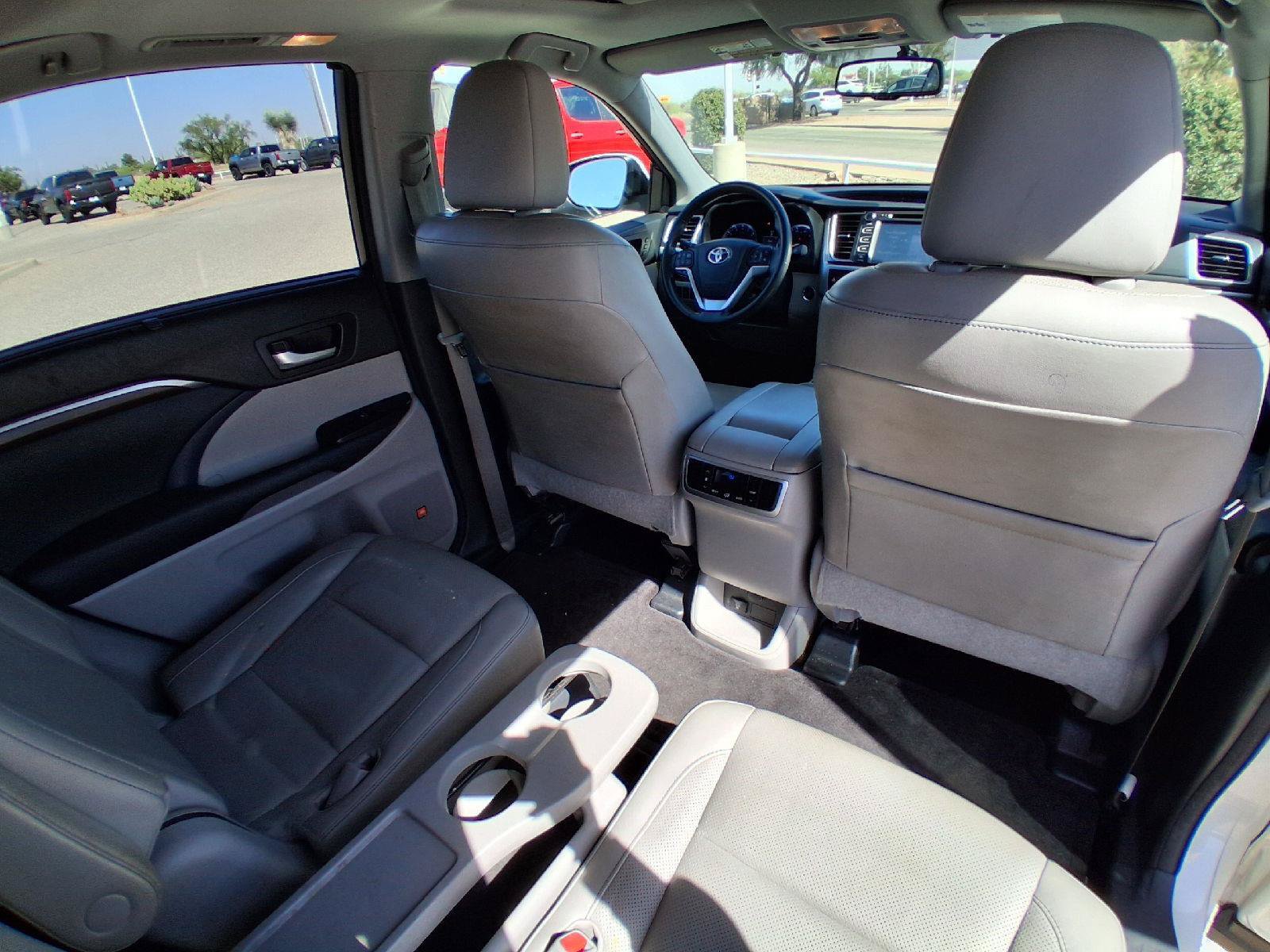 Used 2014 Toyota Highlander Limited FWD image 21