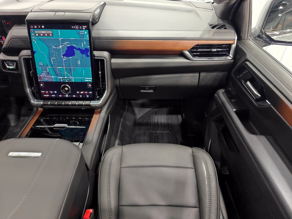 Used 2025 GMC Yukon Denali w/ Sun & Power Step Package AWD/4WD image 29
