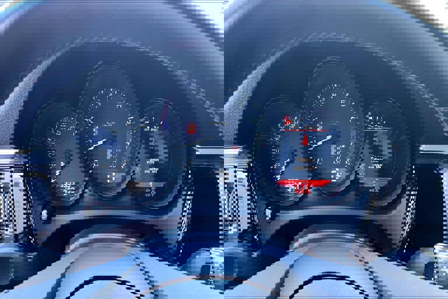 Used 2022 Porsche Macan image 25