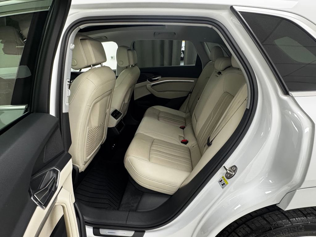 Used 2019 Audi e-tron Premium Plus image 12