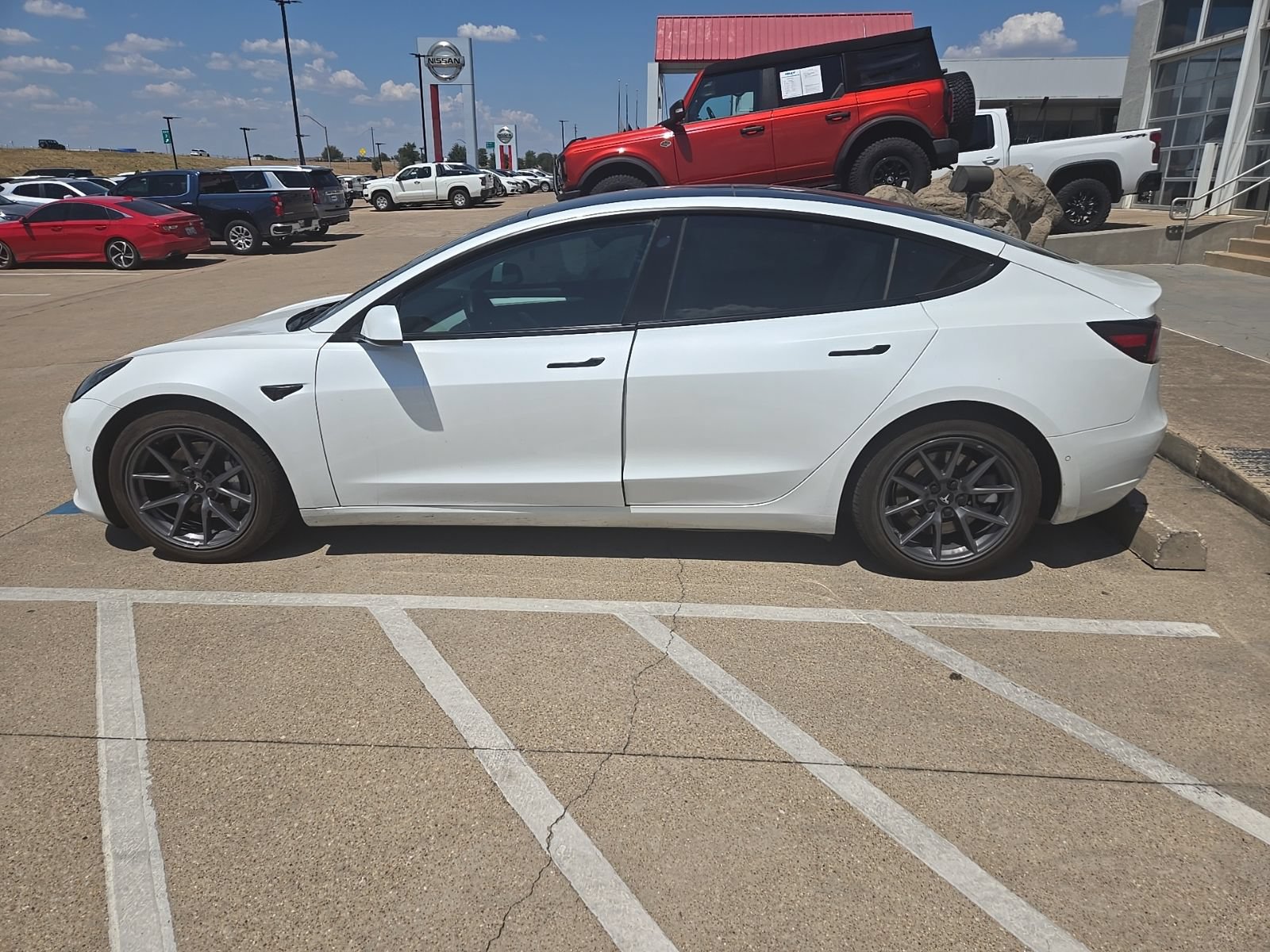 Used 2021 Tesla Model 3 Long Range AWD/4WD image 8