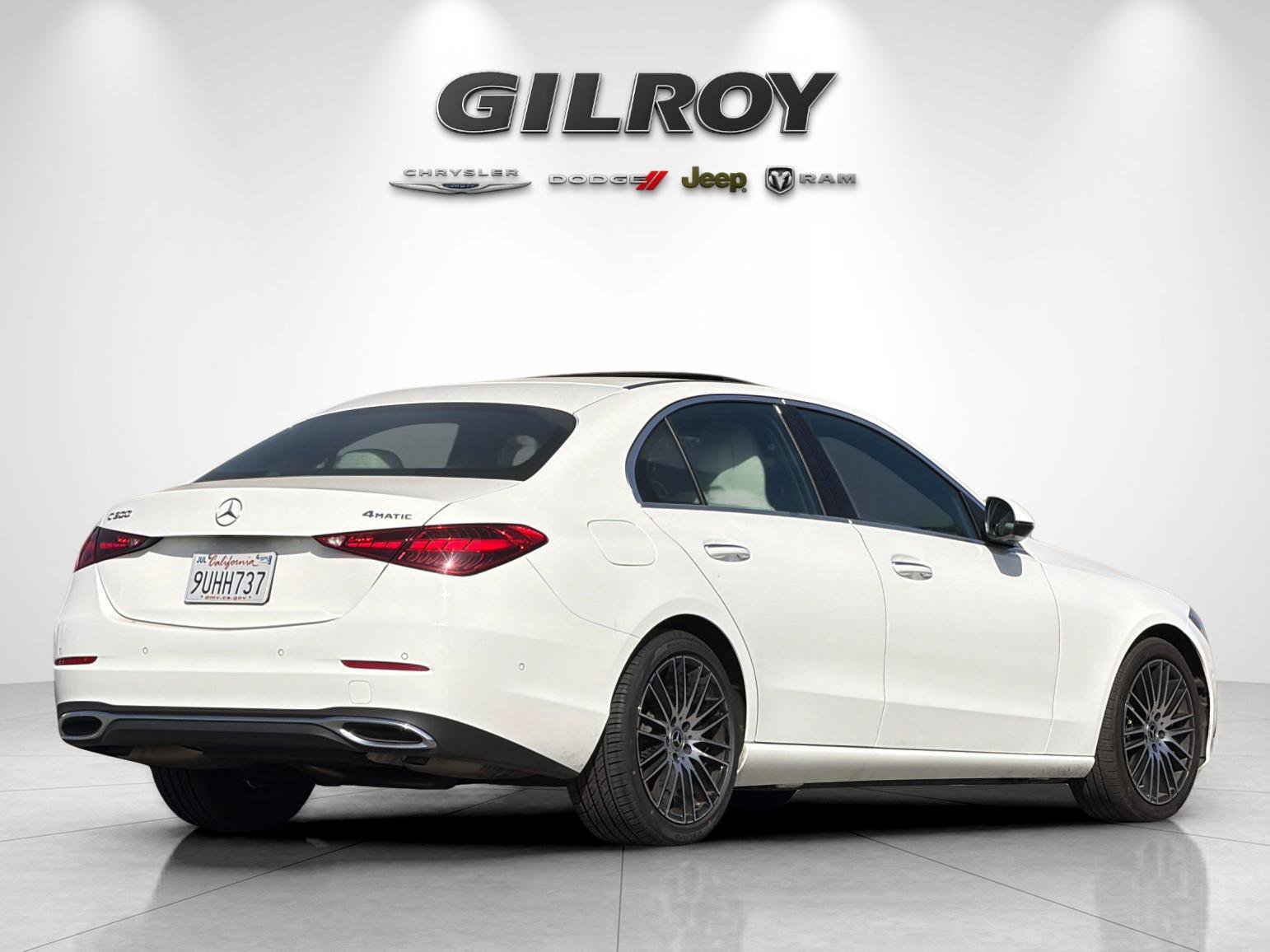 Used 2025 Mercedes-Benz C 300 4MATIC Sedan image 4