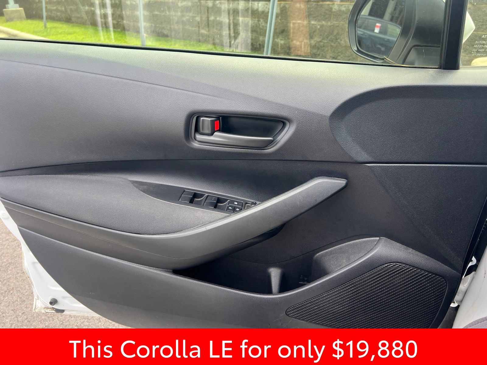 Used 2022 Toyota Corolla LE FWD image 14