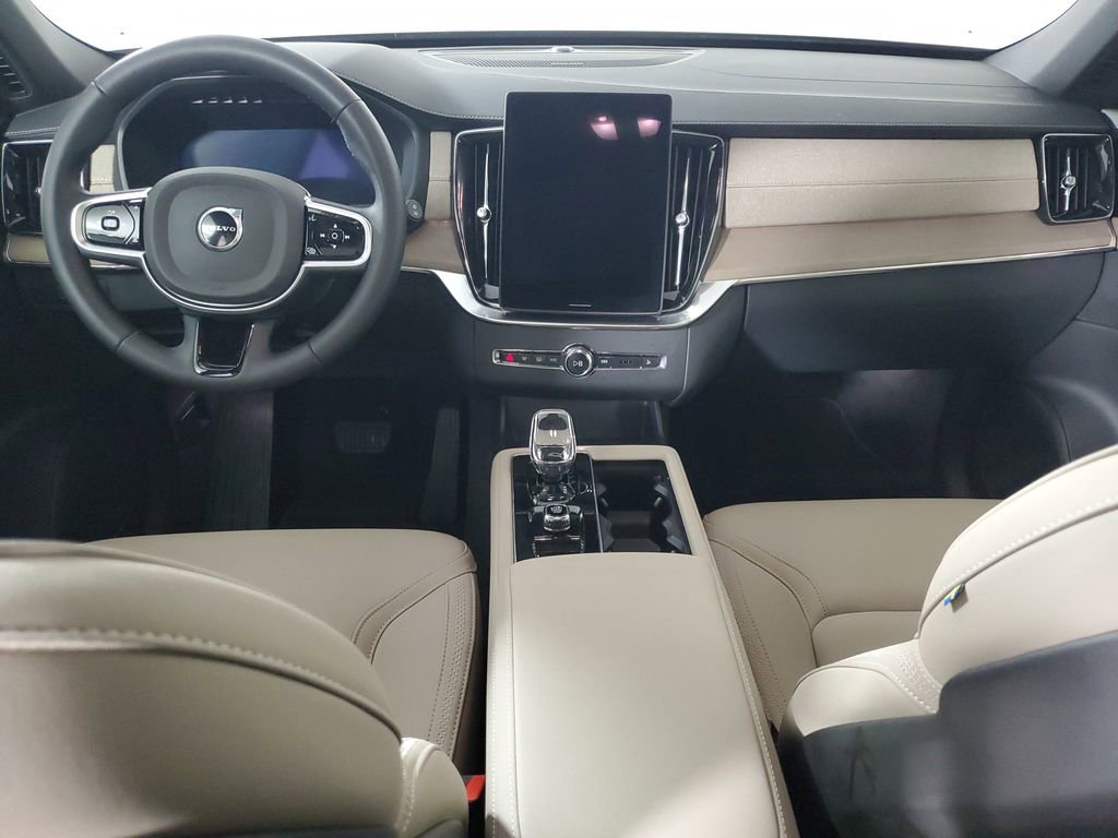 Certified 2025 Volvo XC90 B6 Plus image 17