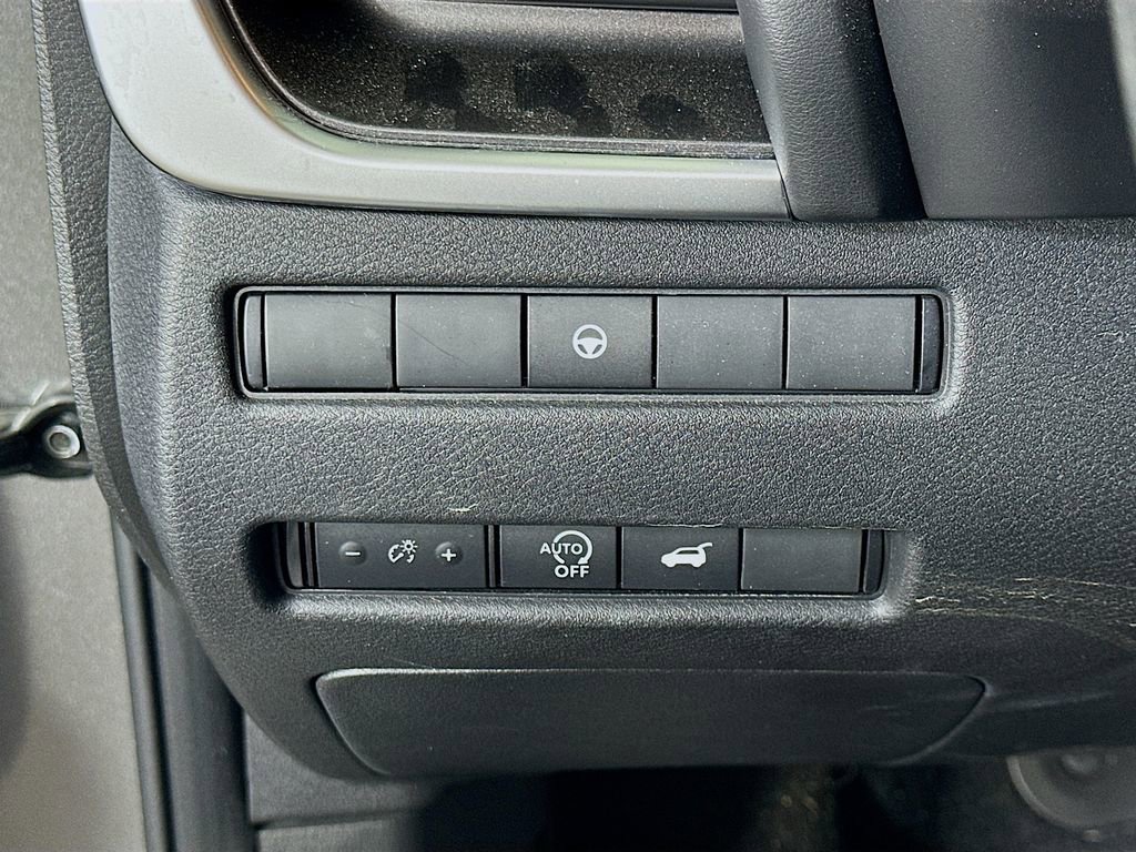 Used 2024 Nissan Rogue SV image 21