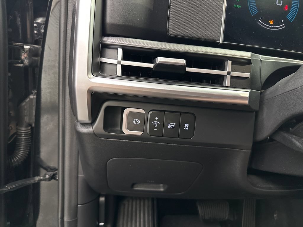 Used 2026 Hyundai Santa Fe SE FWD image 31