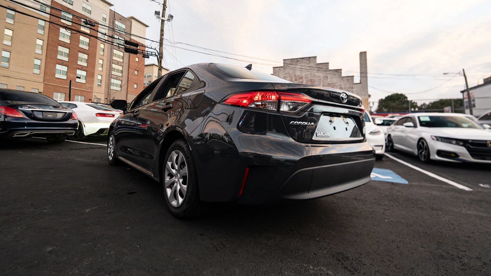 Used 2024 Toyota Corolla LE FWD image 5