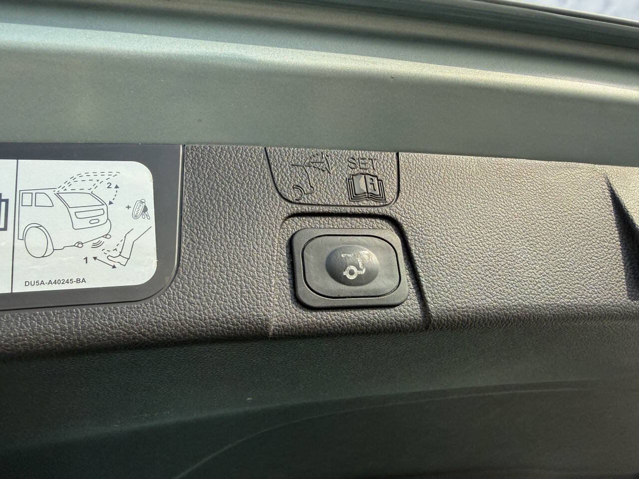 Used 2014 Ford C-MAX SEL w/ Equipment Group 302A FWD image 22