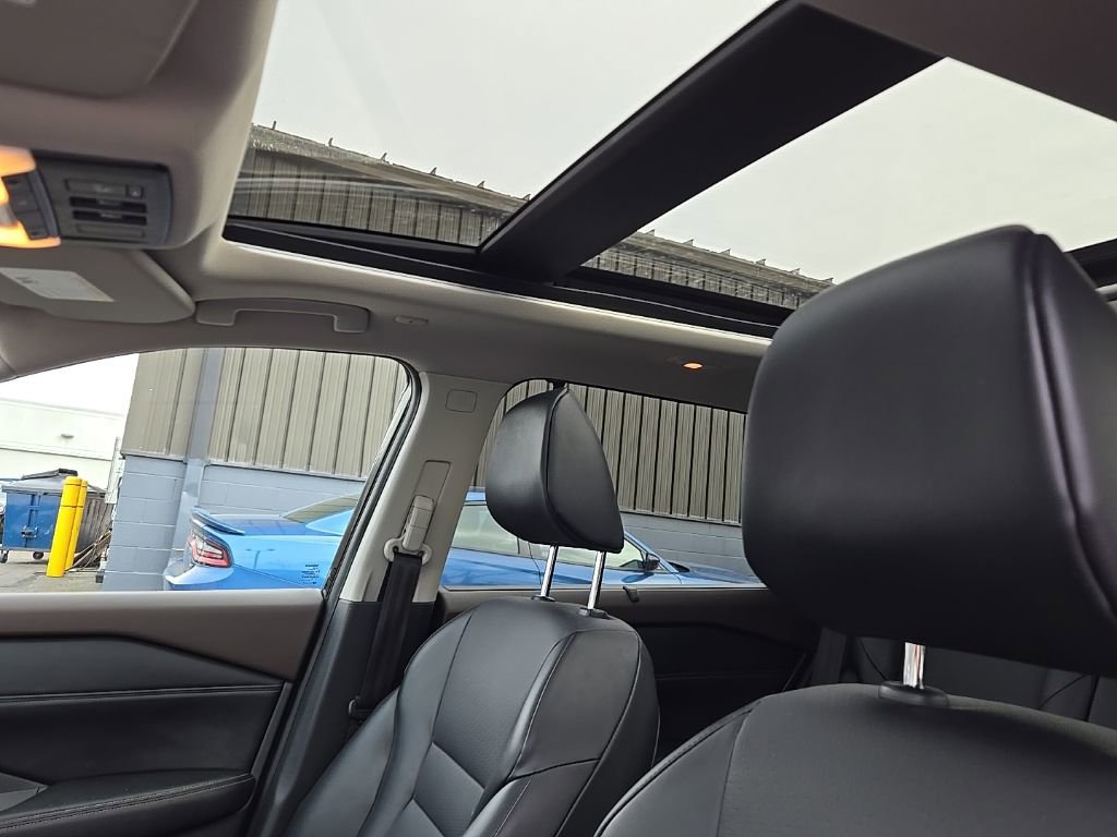 Used 2023 Nissan Rogue SV w/ SV Premium Package image 19