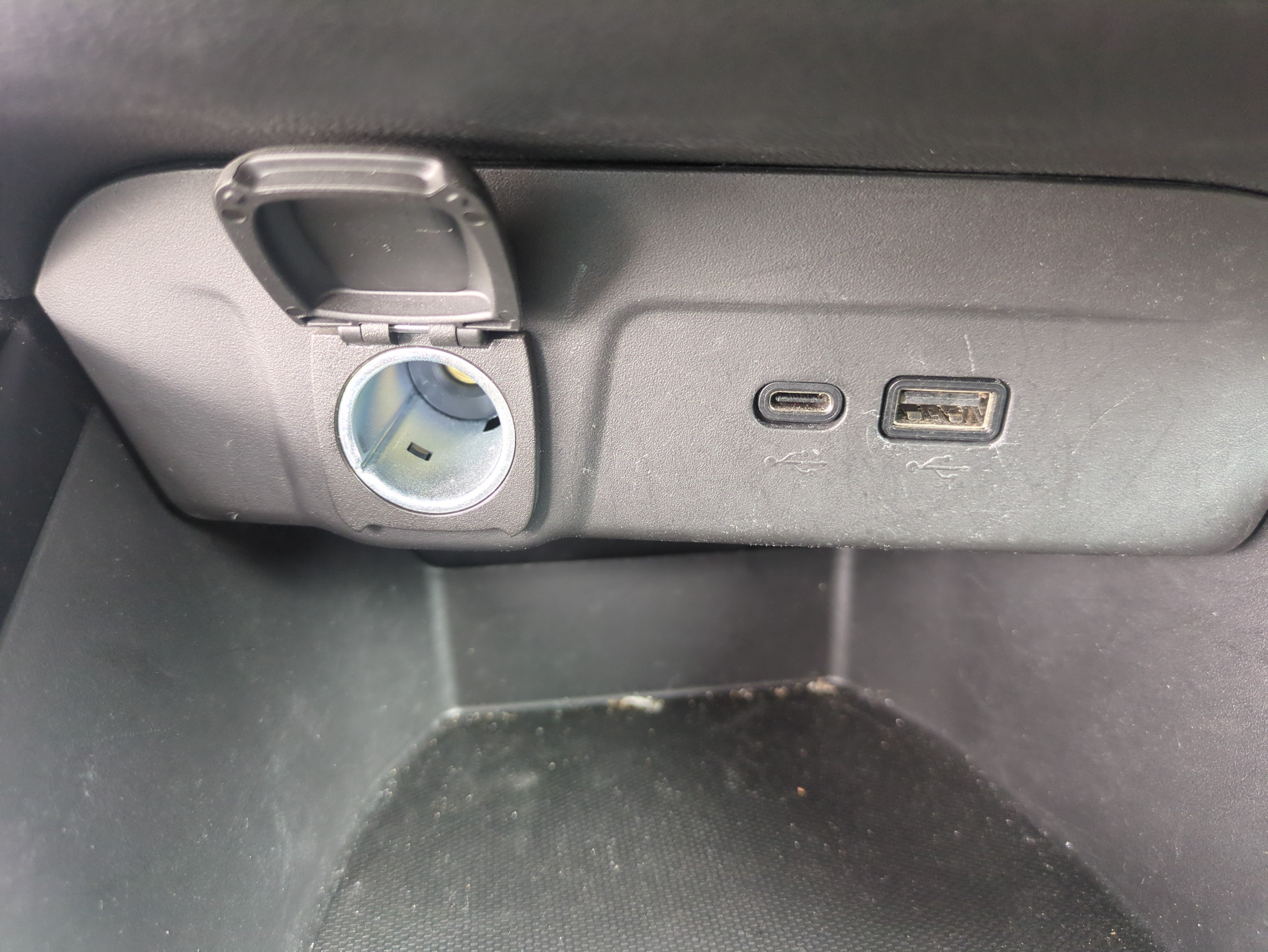 Used 2024 Chevrolet Trax RS FWD image 22