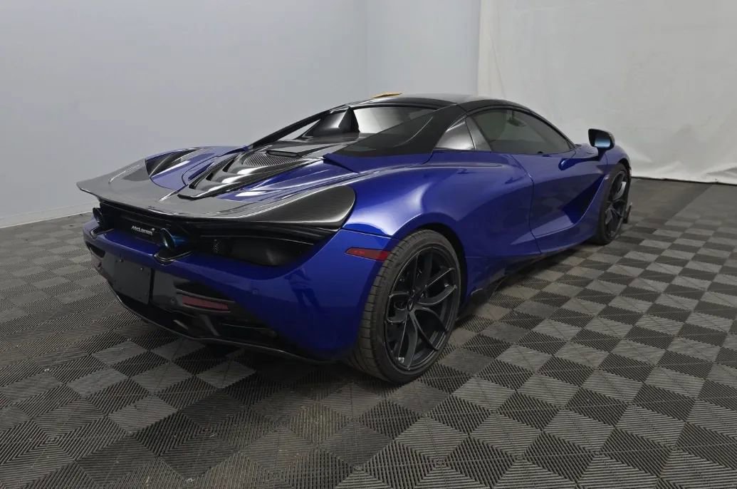 Used 2020 McLaren 720S Spider RWD image 4