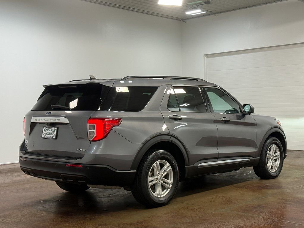 Used 2022 Ford Explorer XLT image 4