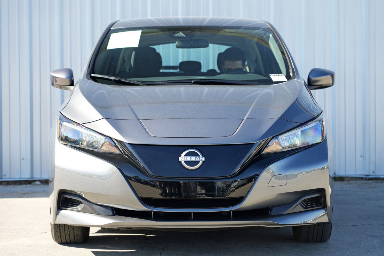 Used 2025 Nissan Leaf S image 6