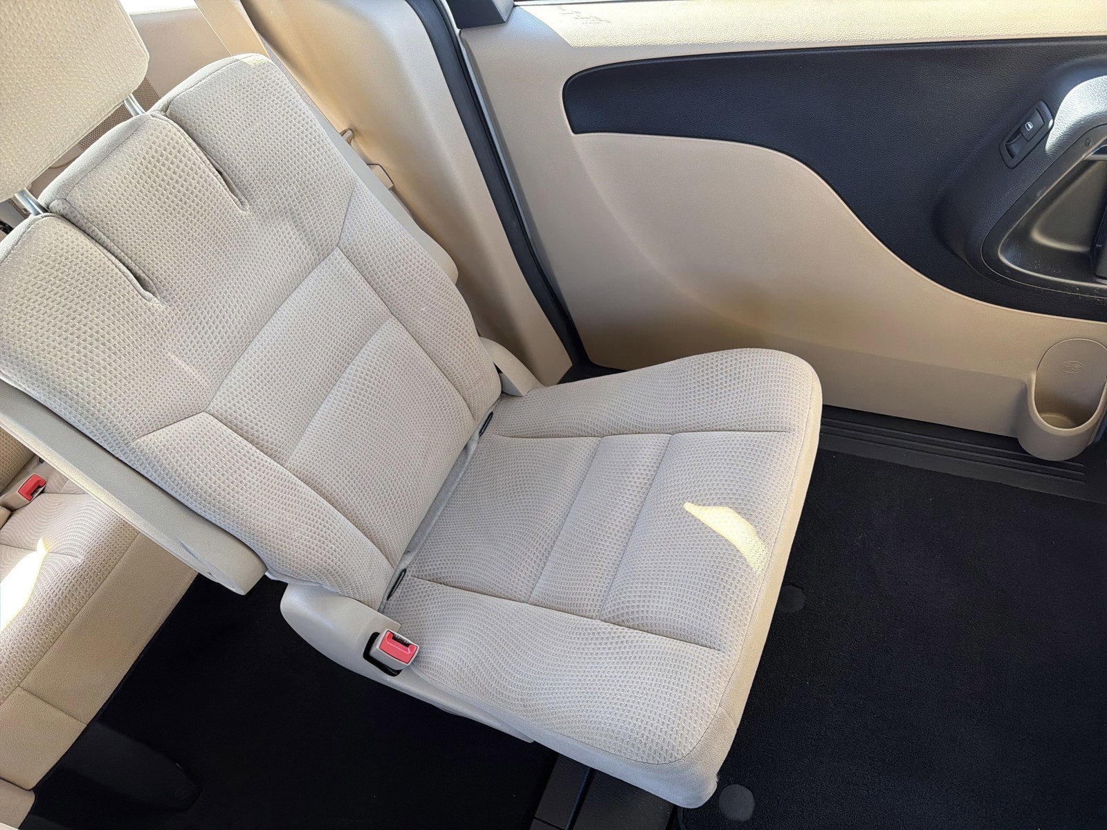 Used 2016 Dodge Grand Caravan SE w/ Quick Order Package 29E SE image 14