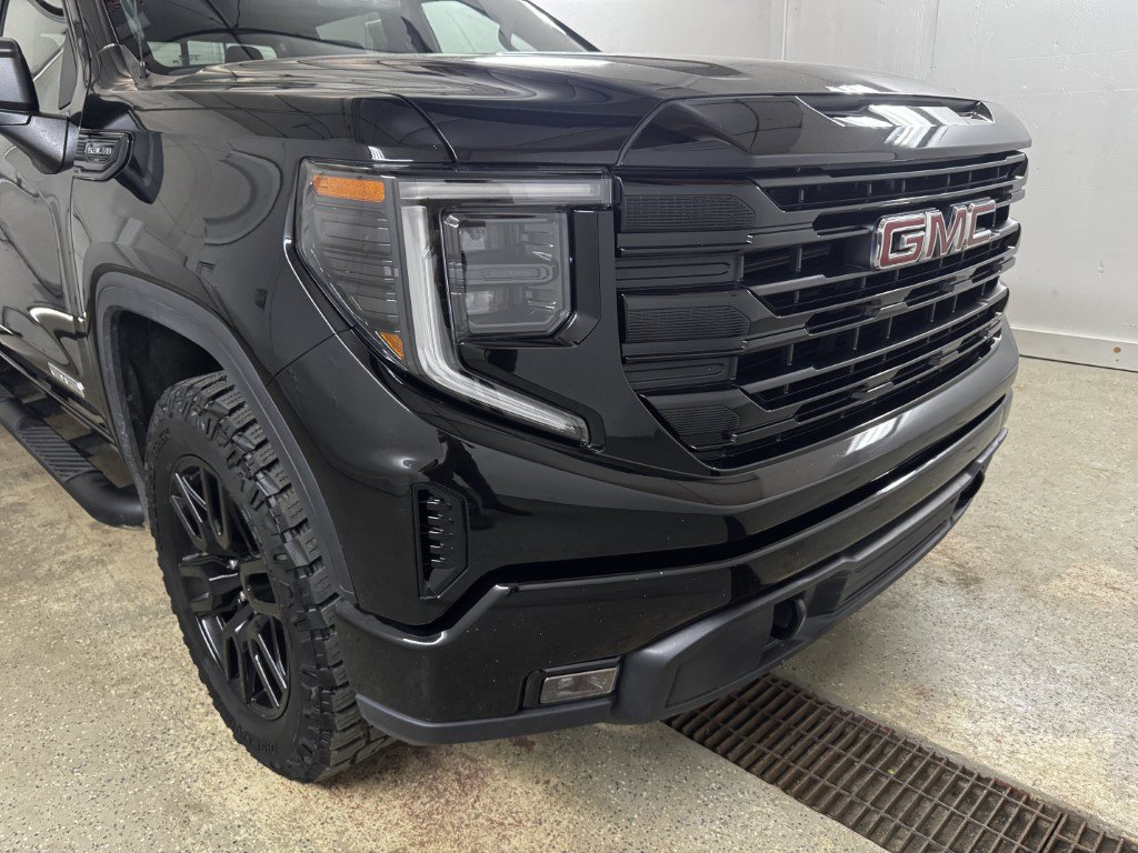 Used 2025 GMC Sierra 1500 Elevation w/ Preferred Package AWD/4WD image 2