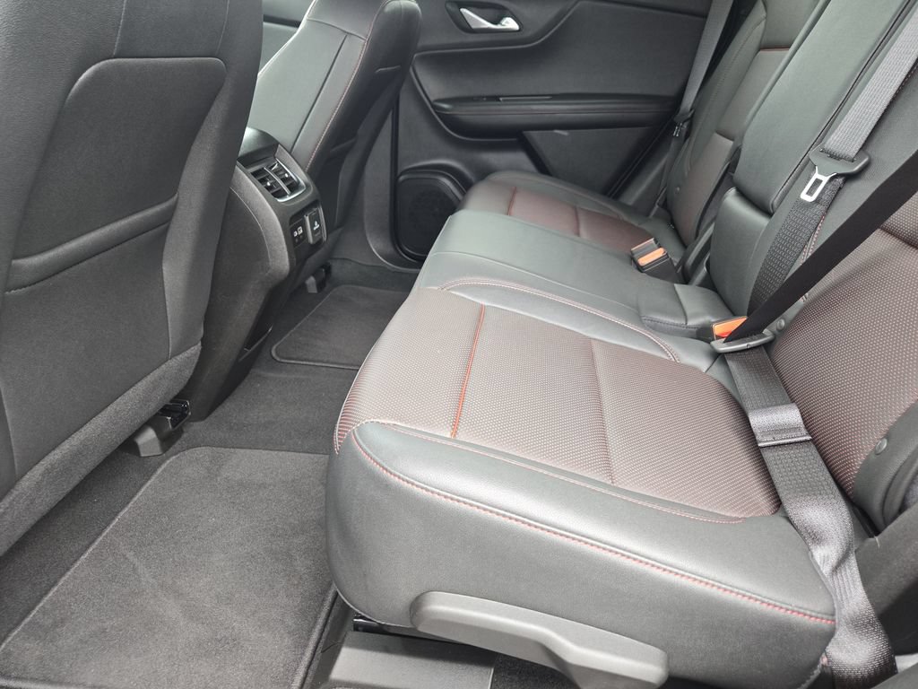 Used 2025 Chevrolet Blazer RS FWD image 30