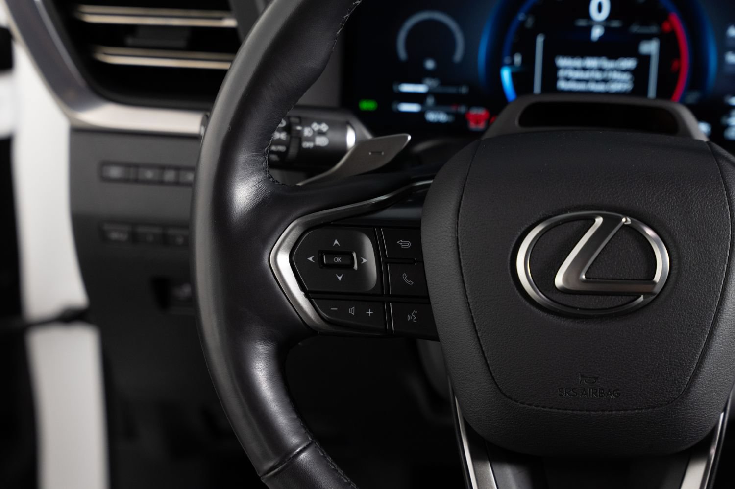 Used 2025 Lexus GX 550 w/ Accessory Package (2T) AWD/4WD image 34