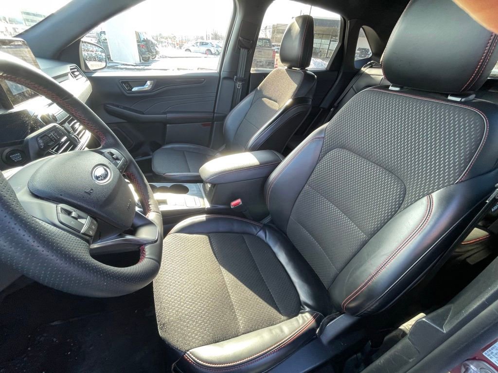 Used 2025 Ford Escape ST-Line Select image 6