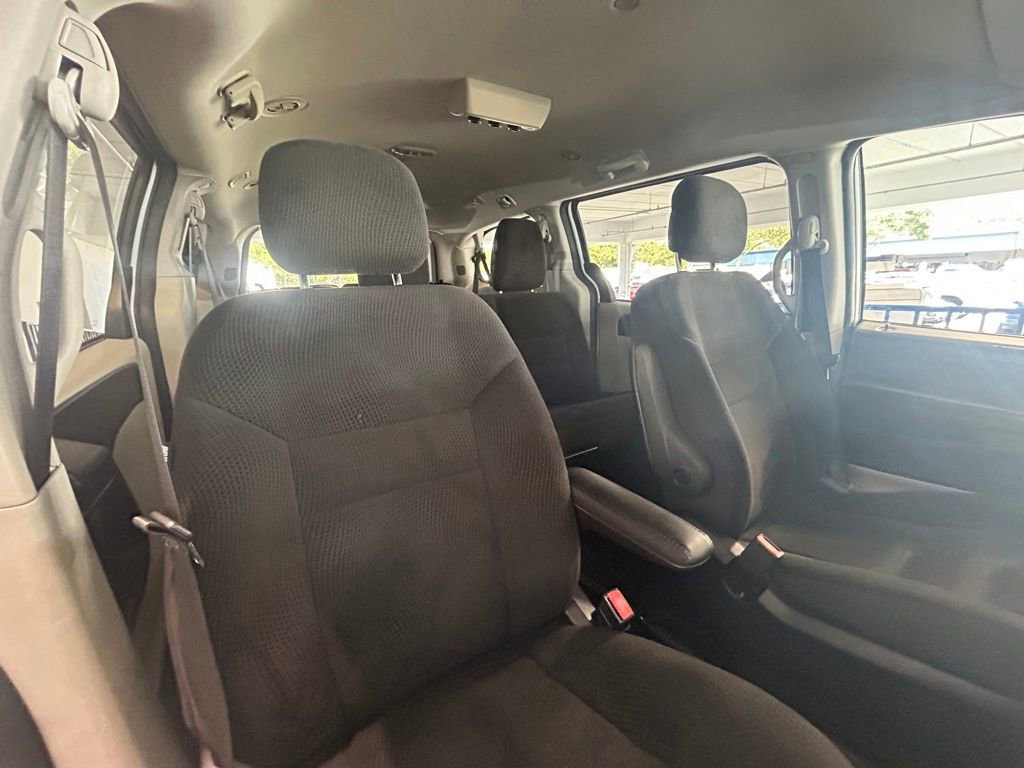 Used 2020 Dodge Grand Caravan SE w/ Rear Park Assist Package image 26