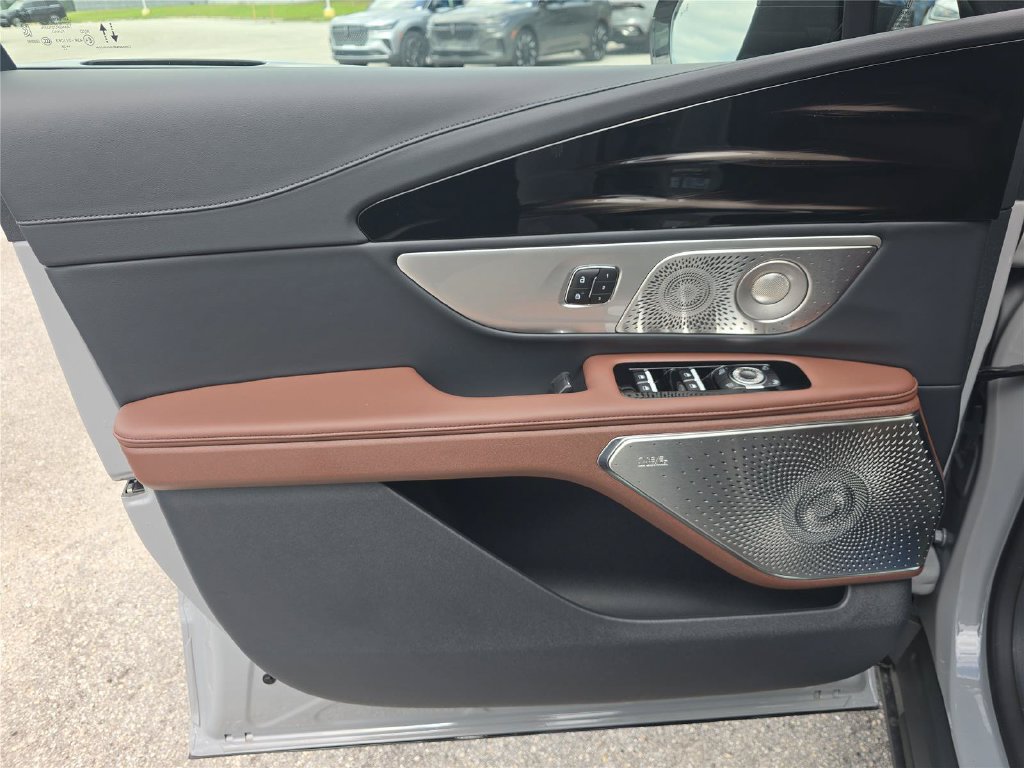 New 2026 Lincoln Nautilus Reserve AWD/4WD image 13