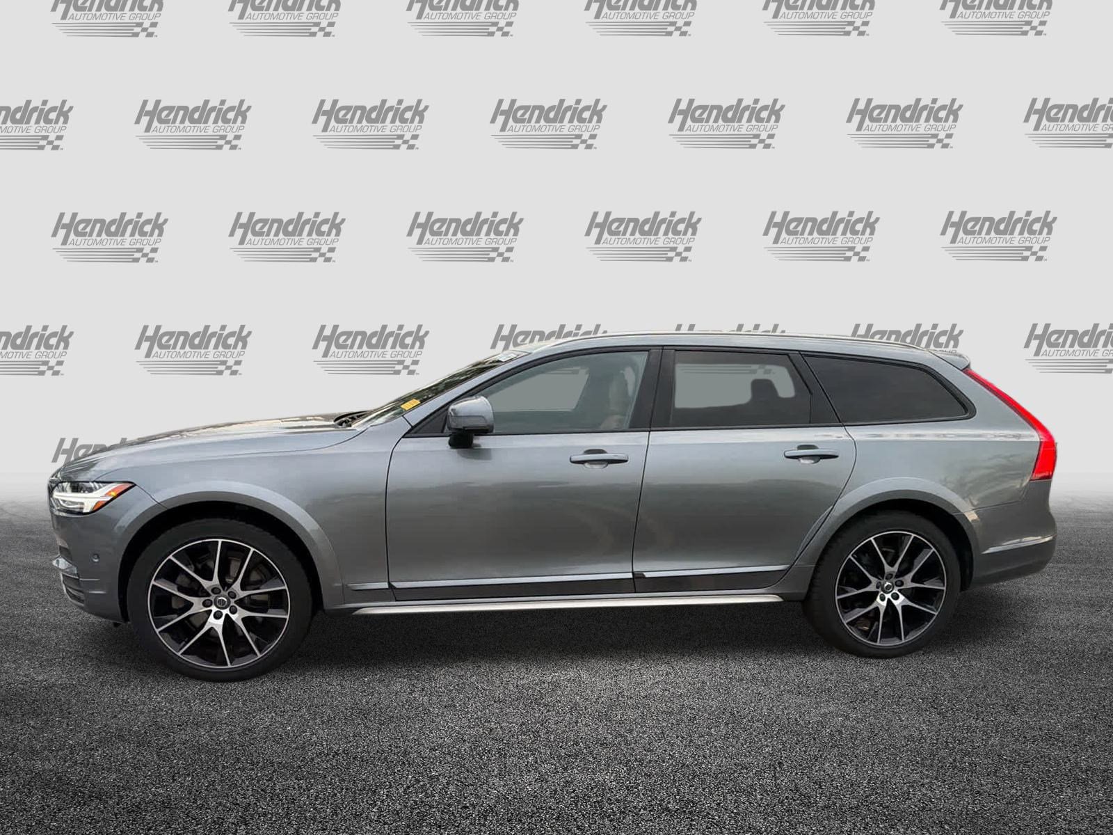 Used 2018 Volvo V90 T6 Cross Country w/ Convenience Package image 10