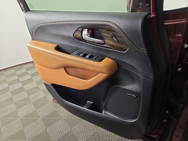 Used 2021 Chrysler Pacifica Pinnacle AWD/4WD image 30