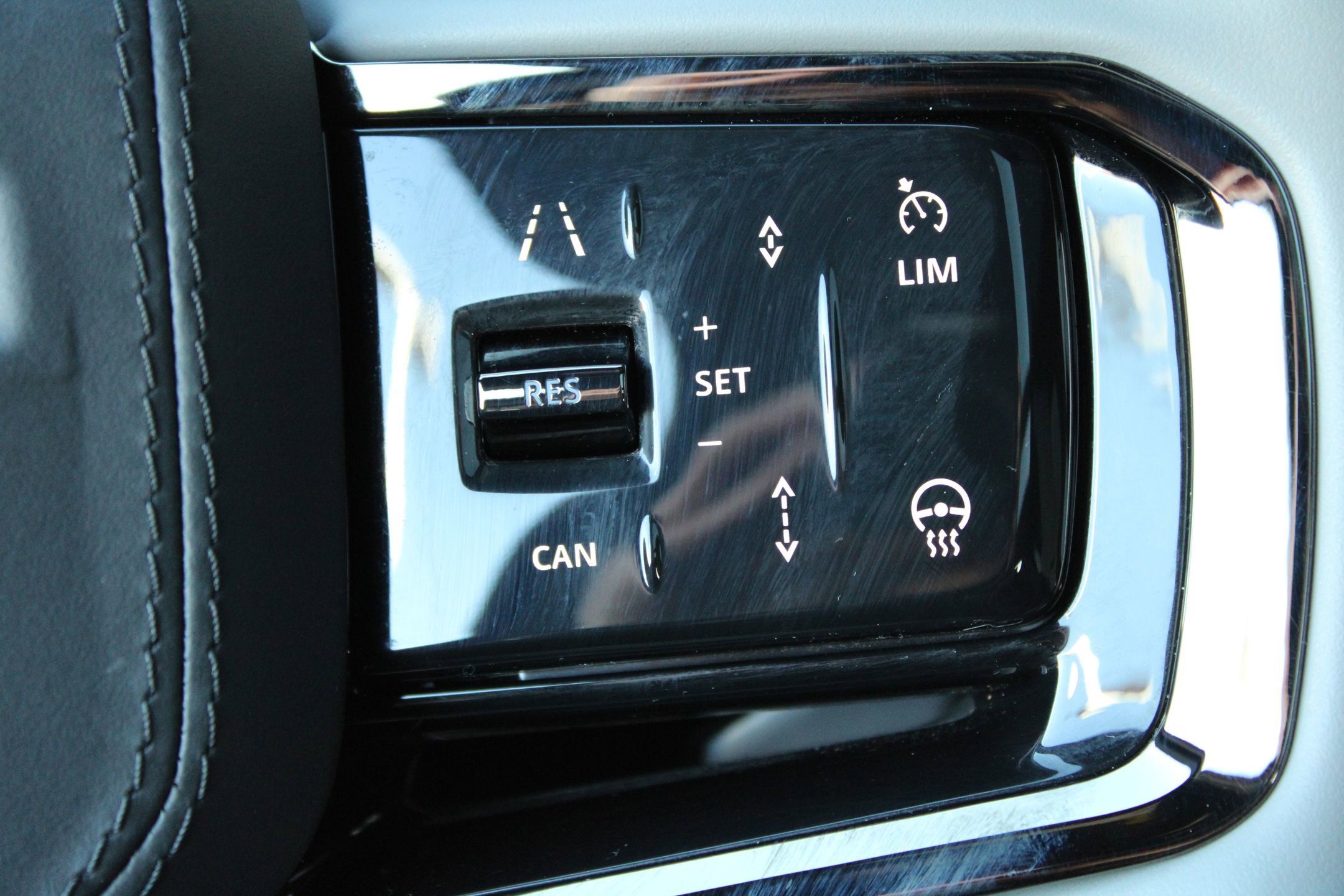 Used 2024 Land Rover Range Rover Sport SV Edition One Carbon Bronze image 14