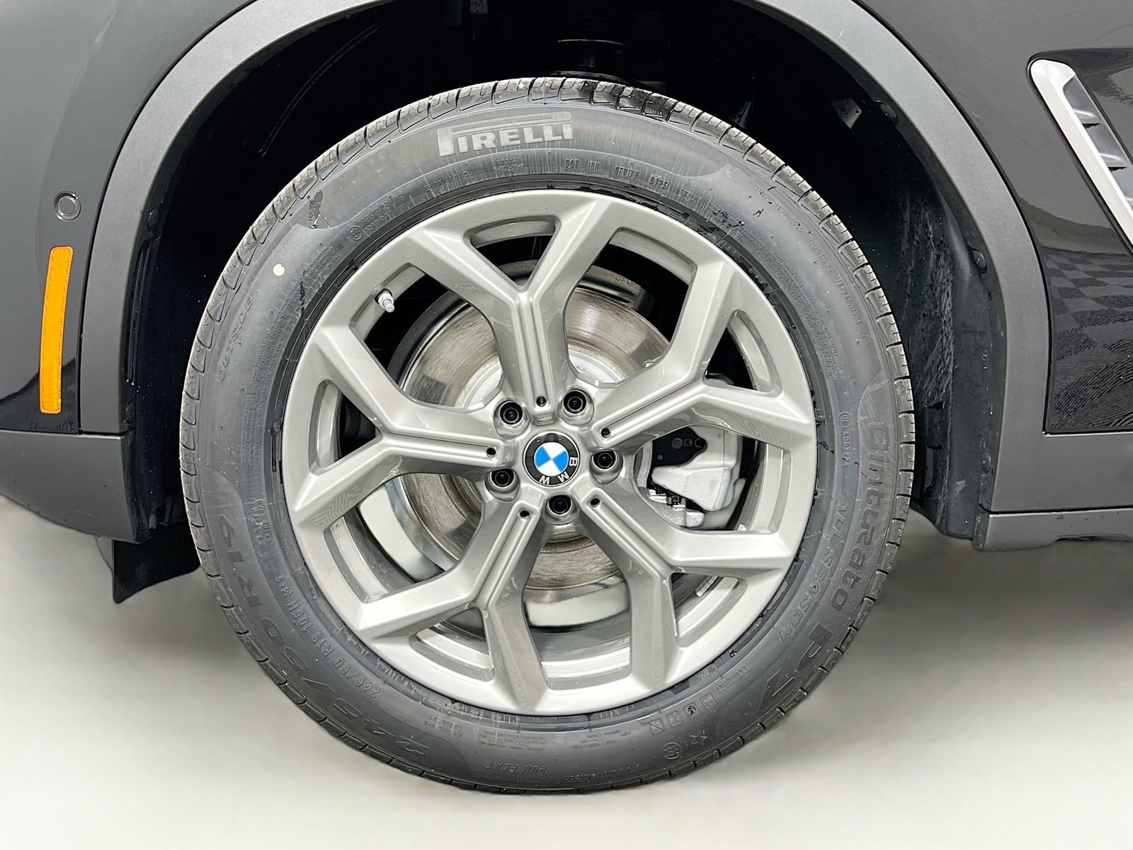 New 2025 BMW X4 xDrive30i w/ Convenience Package image 31