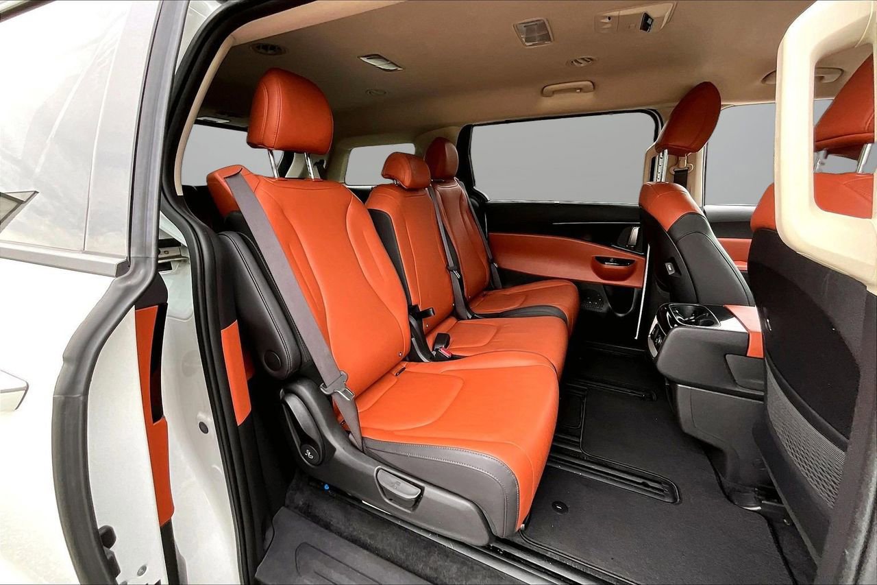 Used 2024 Kia Carnival SX image 24