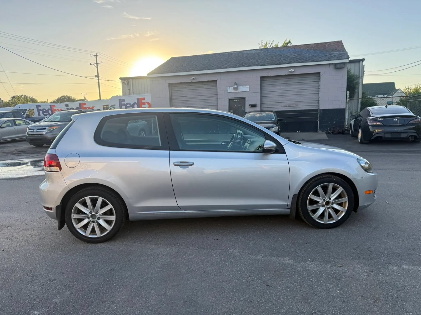 Used 2012 Volkswagen Golf 2-Door FWD image 5