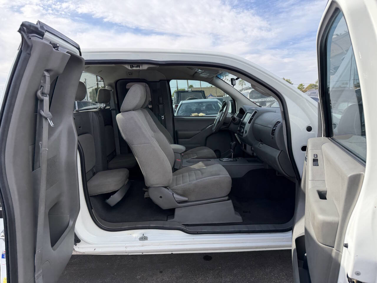 Used 2020 Nissan Frontier S image 16