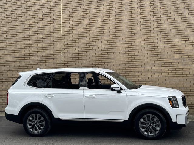 Used 2024 Kia Telluride LX FWD image 5