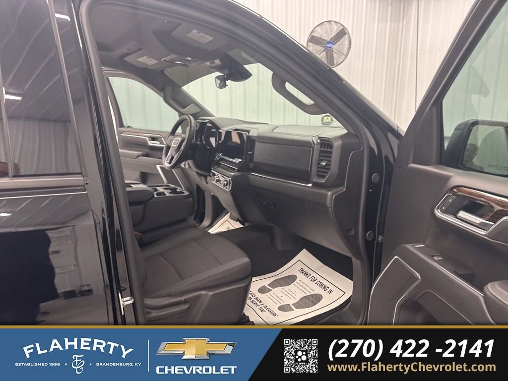 Used 2025 GMC Sierra 1500 Elevation image 13