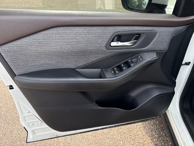 Certified 2023 Nissan Rogue SV FWD image 10