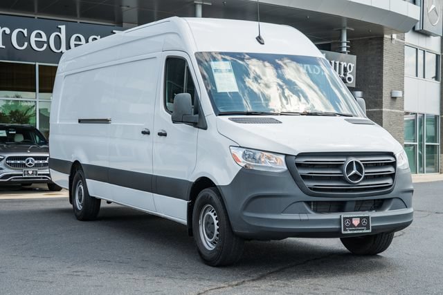 Used 2024 Mercedes-Benz Sprinter 2500 image 1