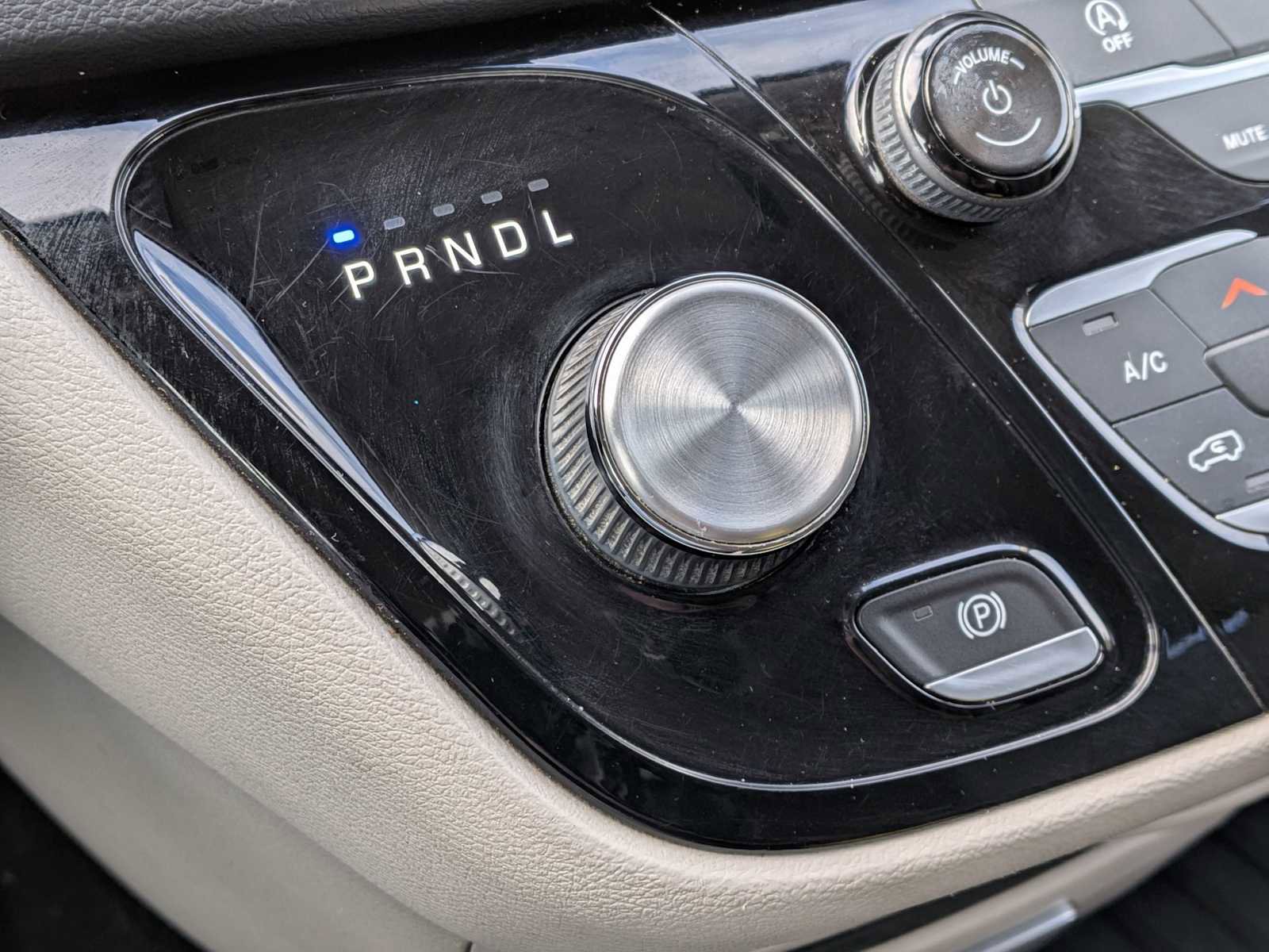 Used 2018 Chrysler Pacifica Touring Plus image 29