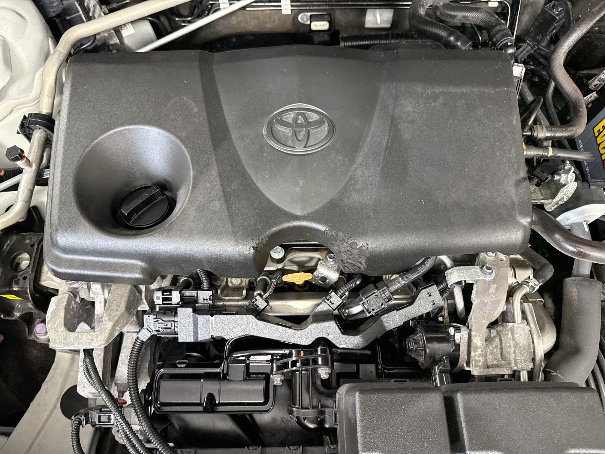 Used 2020 Toyota RAV4 LE FWD image 38