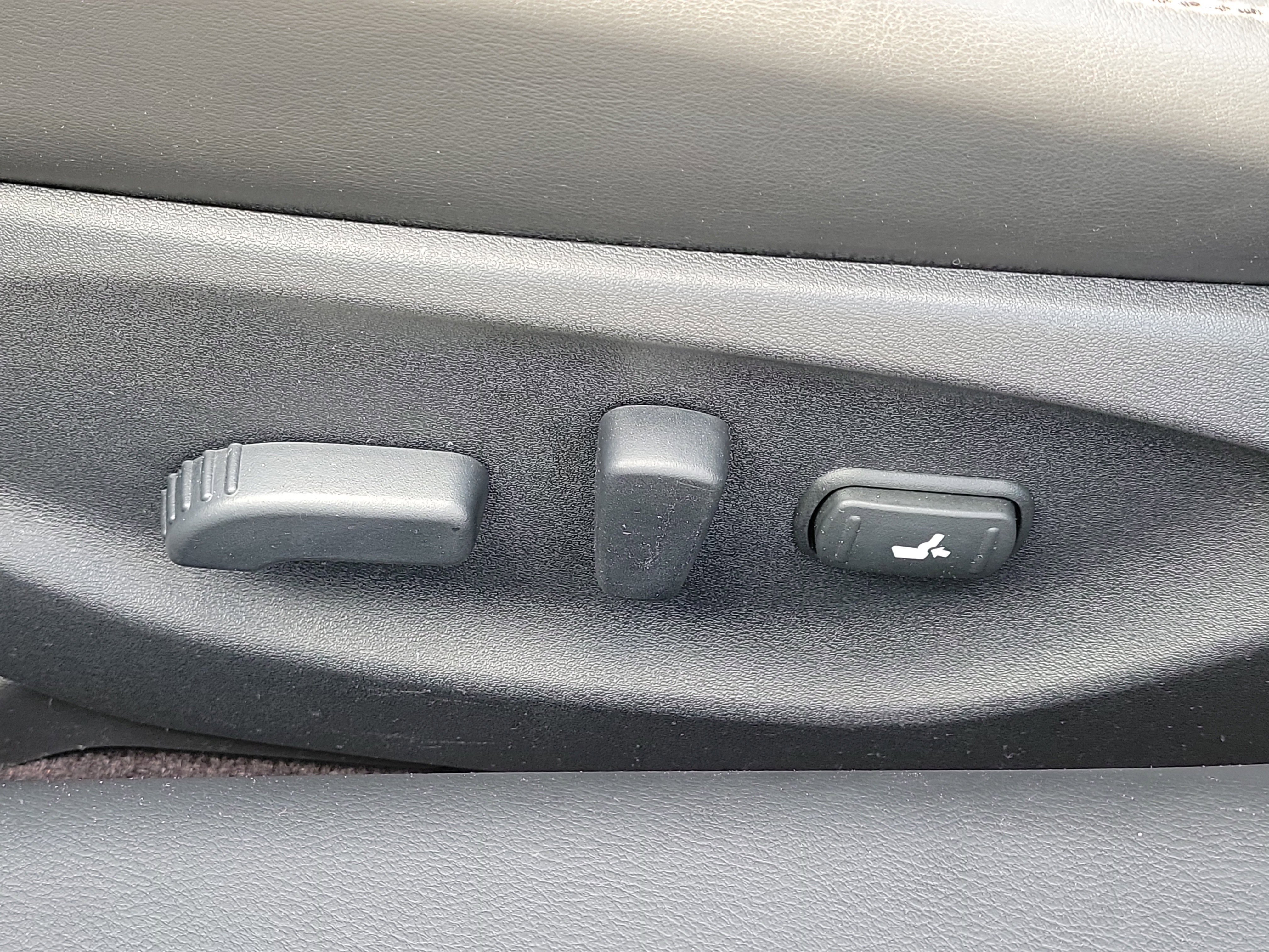 Used 2019 INFINITI Q50 Luxe w/ Essential Package (3.0T Luxe) image 18